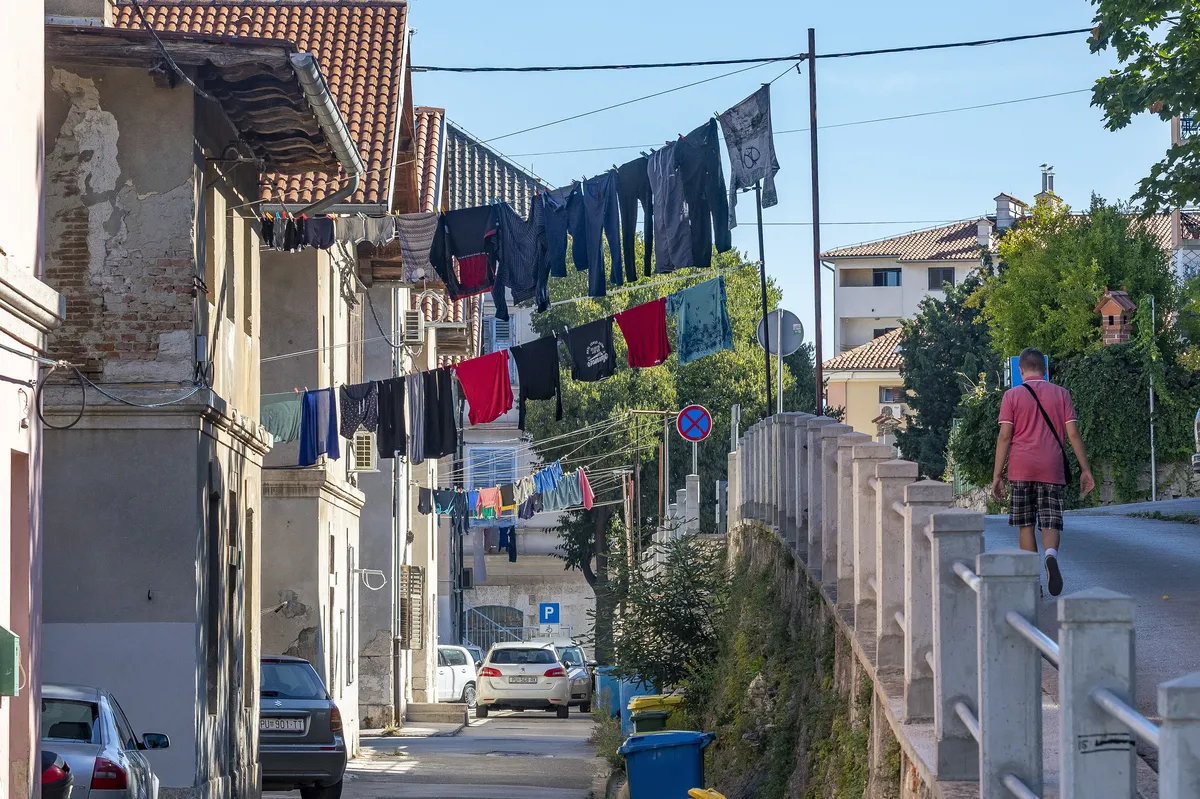 Tko pere rublje ili posuđe u perilici tijekom sunčanih vikenda, mogao bi dobivati besplatnu struju