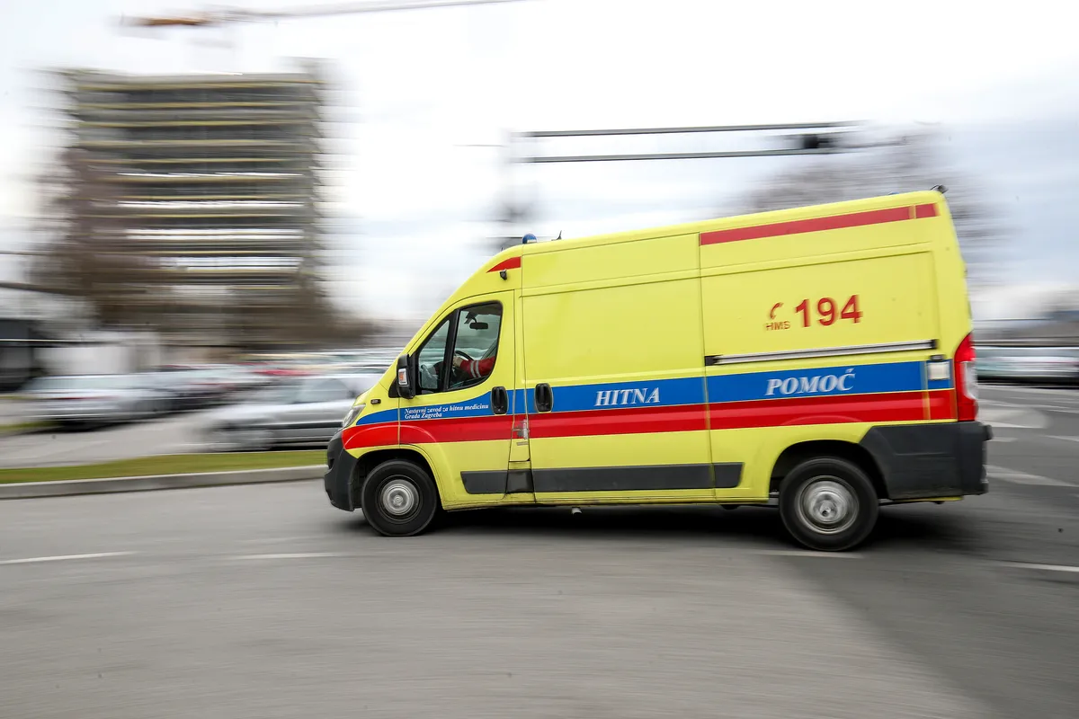 Teška nesreća: Naletio na pješakinje pa pobjegao, jedna poginula, dvije su ozlijeđene