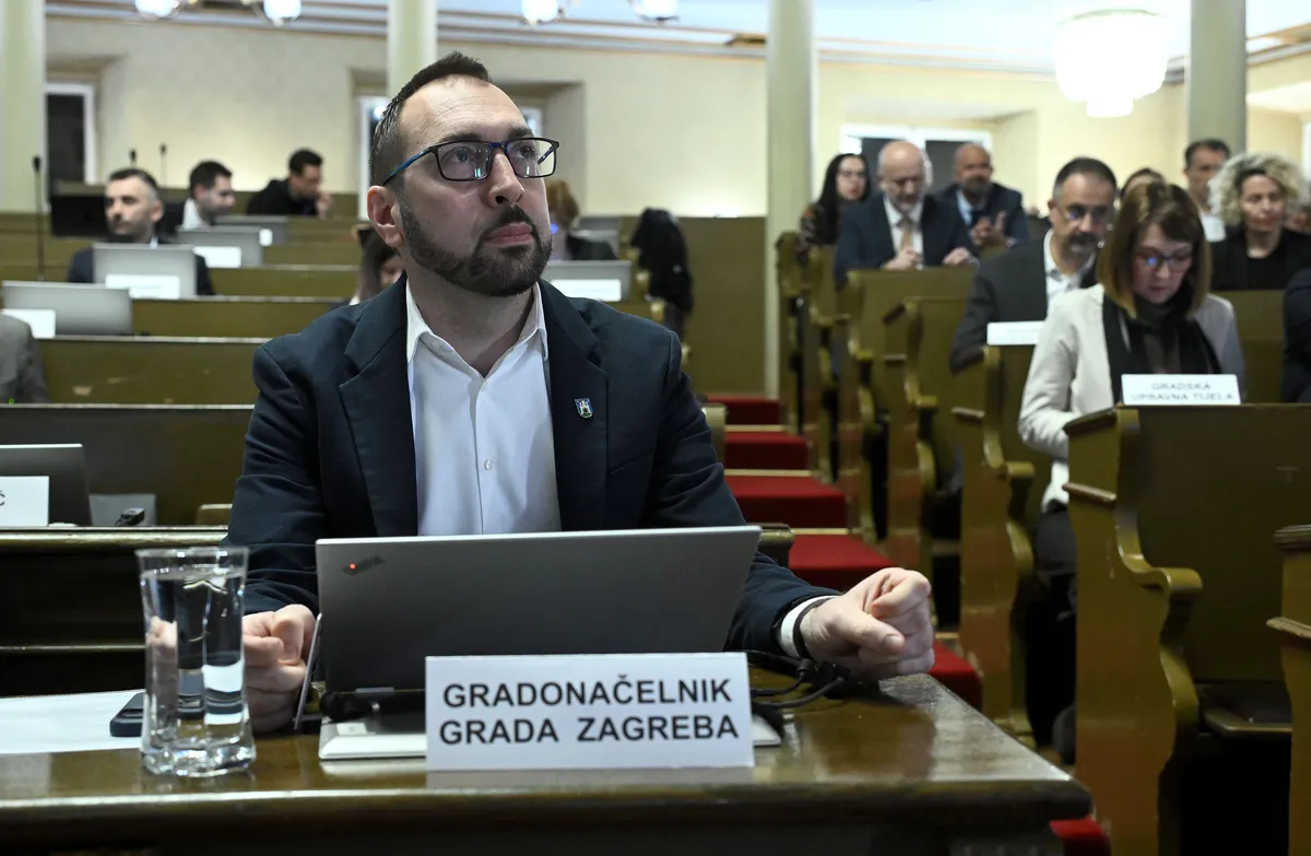 Tomaševića prozvali za zapošljavanje po stranačkoj pripadnosti: 