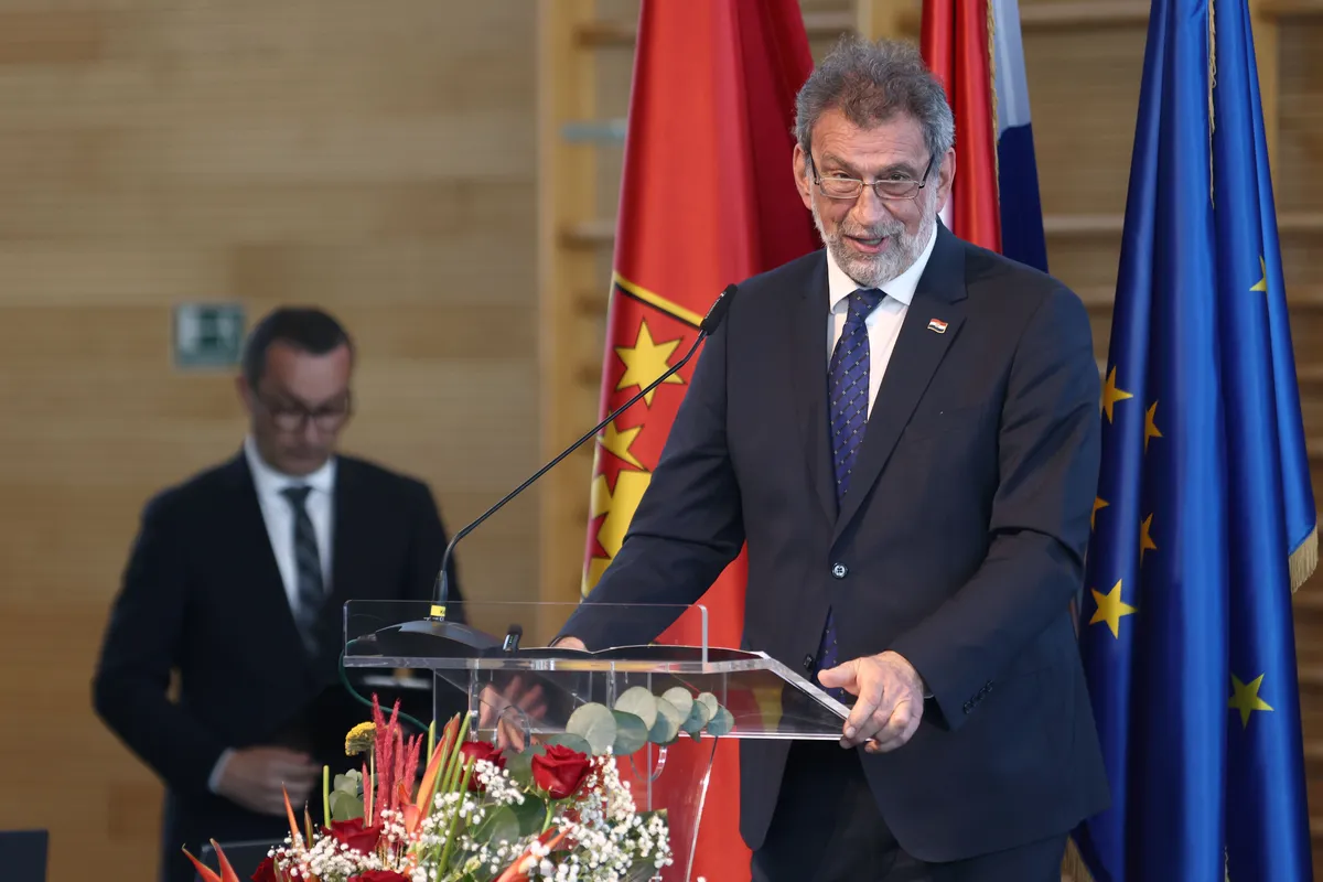 Fuchs: Dojave o bombama neće utjecati na nastavu, neće biti nadoknade