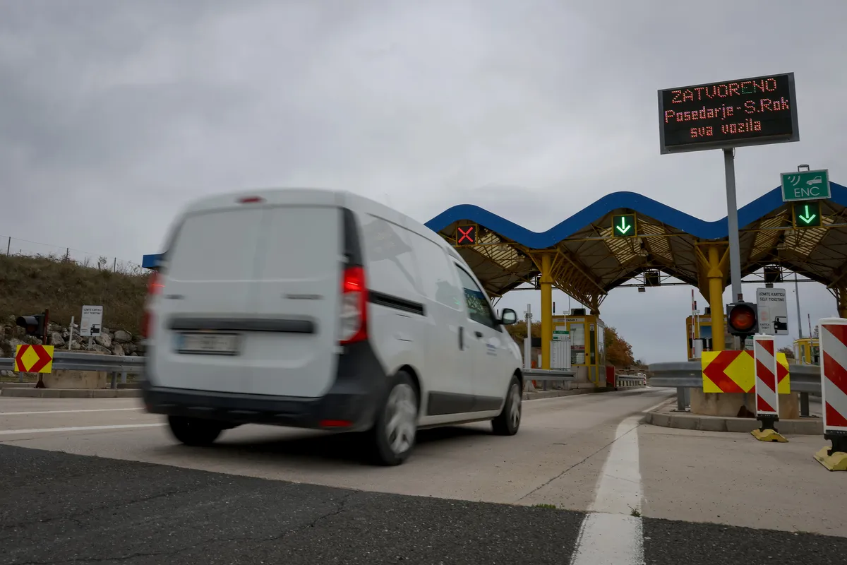 Za Velebitski kanal izdano crveno upozorenje, zatvorena A1 kod Svetog Roka