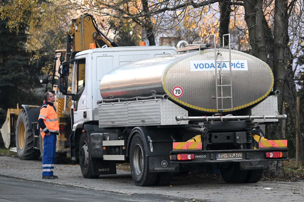 Dio Zagreba bez vode do popodnevnih sati