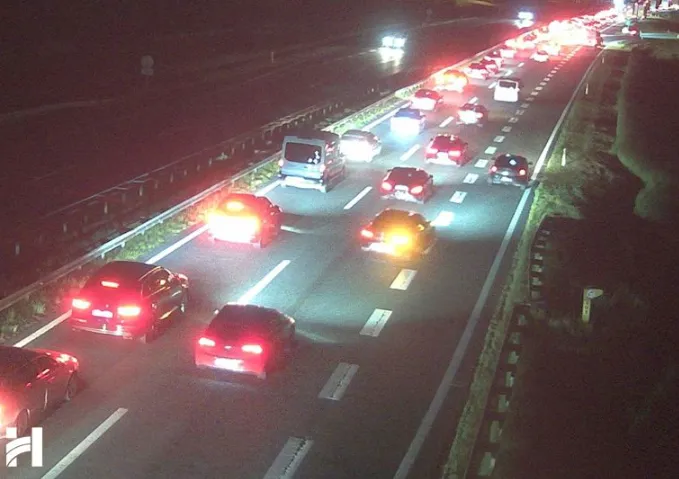 FOTO / Kaos na autocestama uoči praznika: Kilometarske kolone, sudar između Popovače i Kutine