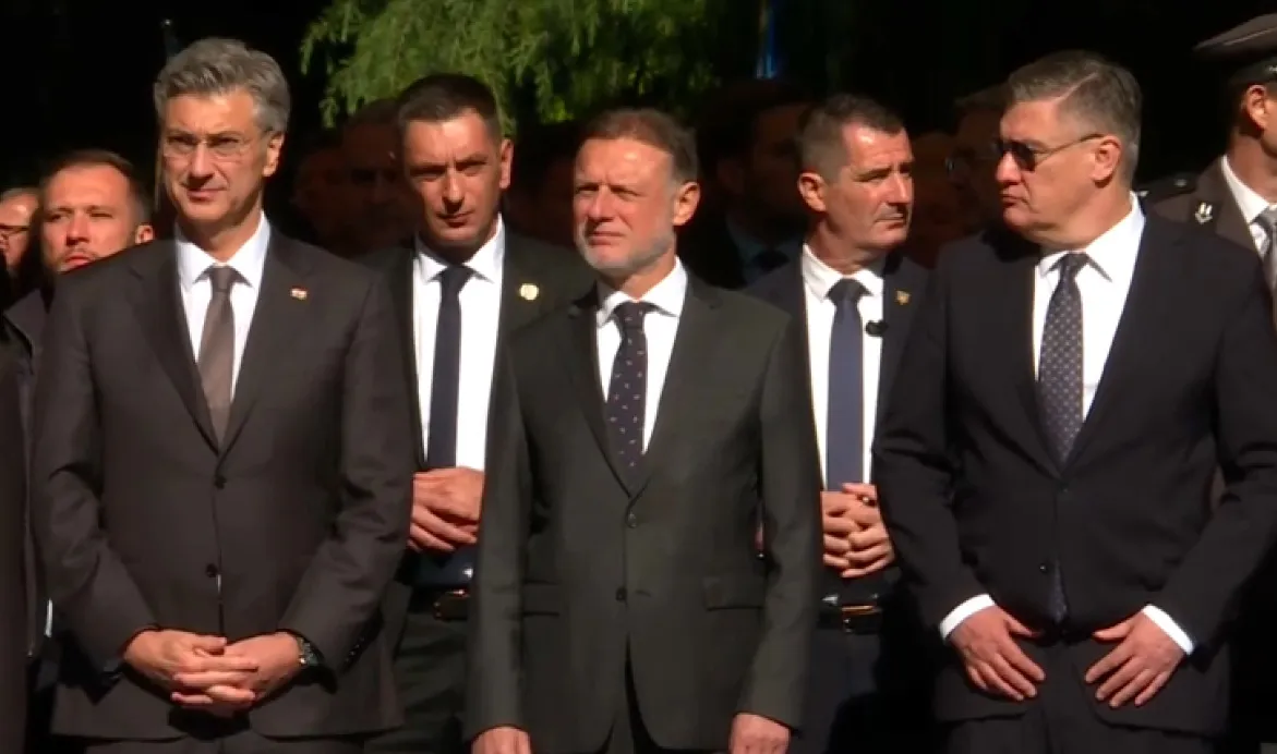 FOTO / Milanović i Plenković sreli se u Okučanima. Palo rukovanje