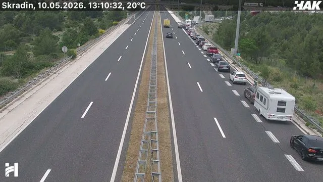Teška nesreća na A1, prekinut promet: Nastala kolona, dvije osobe ozlijeđene