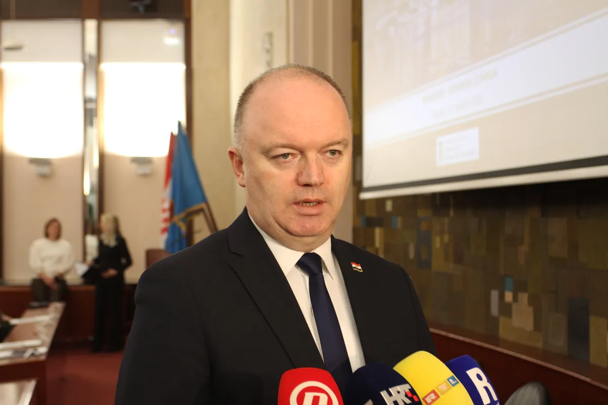 Šipić: Imamo blago pozitivne trendove u natalitetnoj politici, a i povrataka ima zaista puno