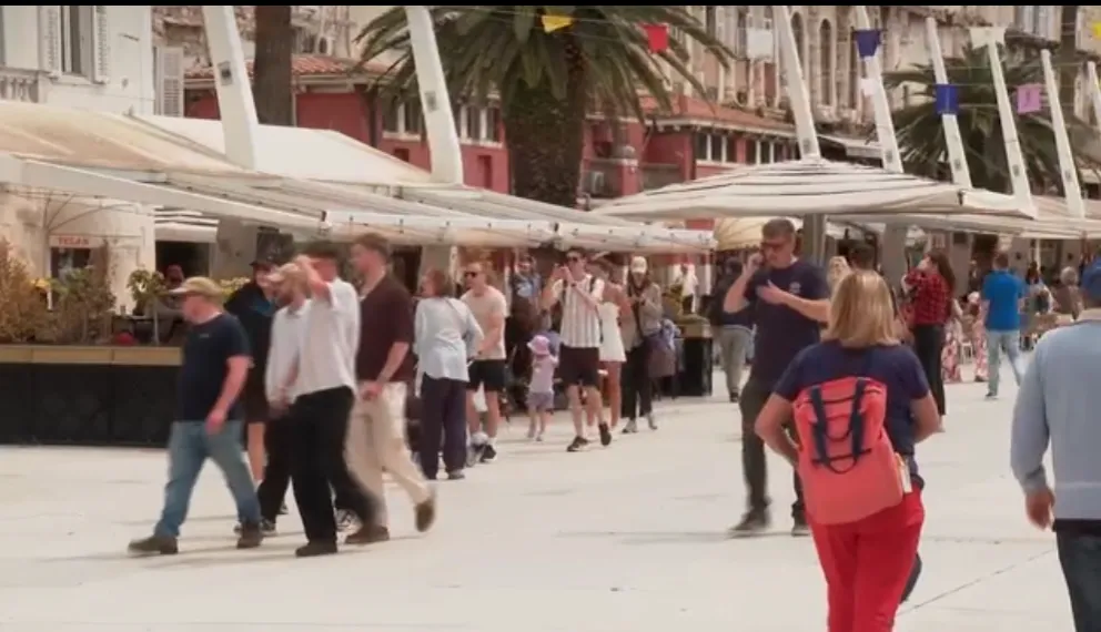 Glavina apelira na turistički sektor. Tko bi prvi trebao krenuti sa snižavanjem cijena – država ili privatnici?