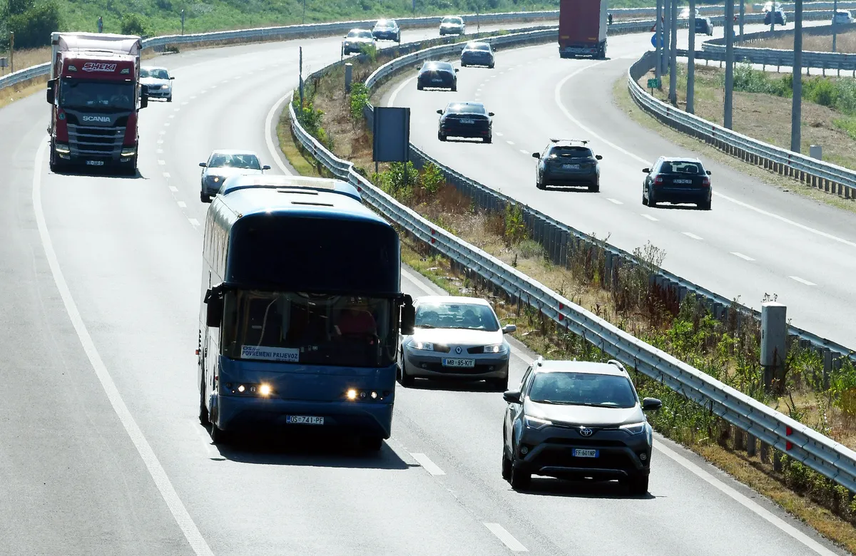 Mnogi više voze lijevom trakom autoceste. 