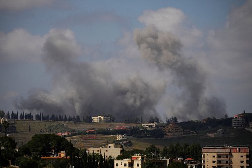 Smoke billows from southern Lebanon, following Israeli strikes, as seen from Nabatieh, Lebanon, May 30, 2026. REUTERS/ Stringer TPX IMAGES OF THE DAY