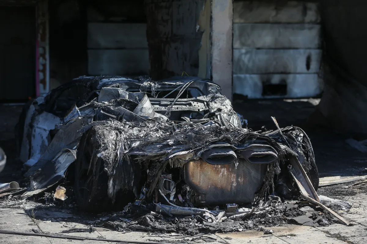 Policija otkrila detalje: Četvorka od muškarca tražila milijune pa mu zapalila Lamborghini