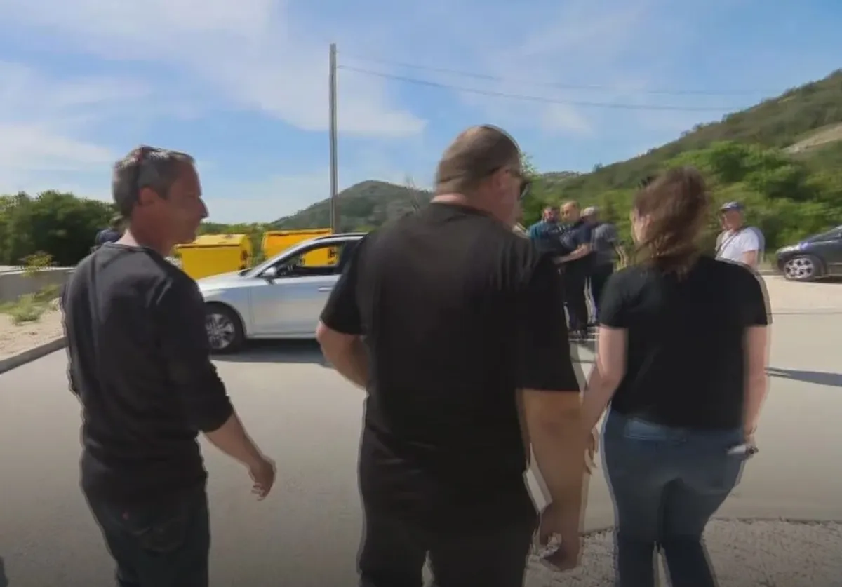 Priveden načelnik općine Marina nakon napada na novinare koji su otkrili ilegalno groblje: Oglasio se i Inspektorat