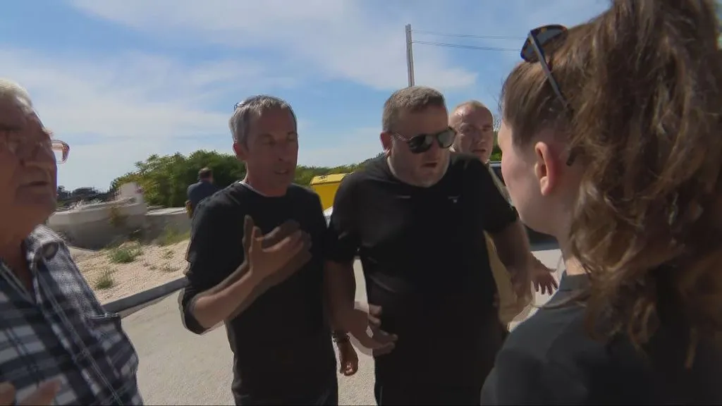 VIDEO, FOTO / Novinari u Dalmaciji otkrili ilegalno groblje, 