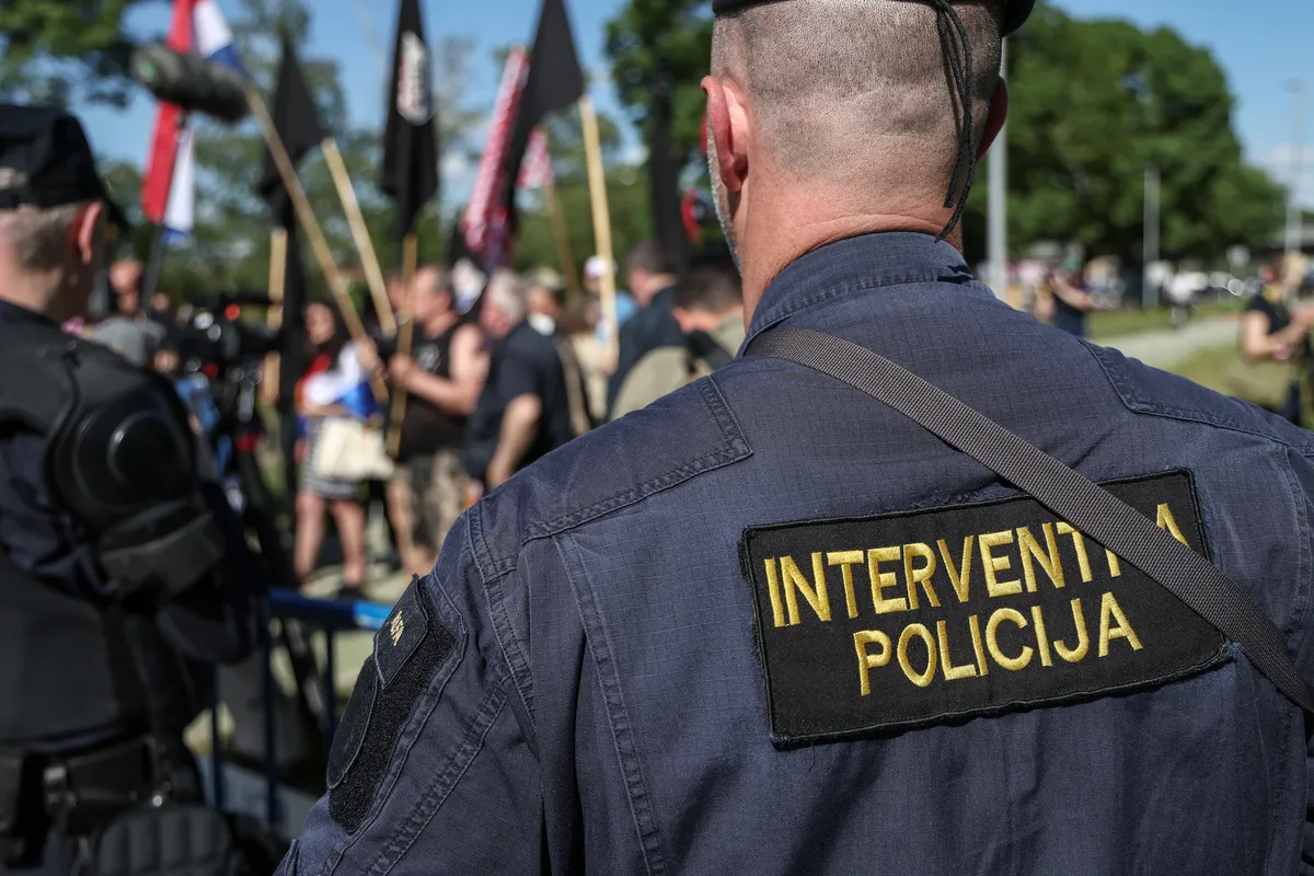 FOTO / Danas se pale Trnjanski kresovi: Brojni policajci na nasipu, održava se i protuprosvjed
