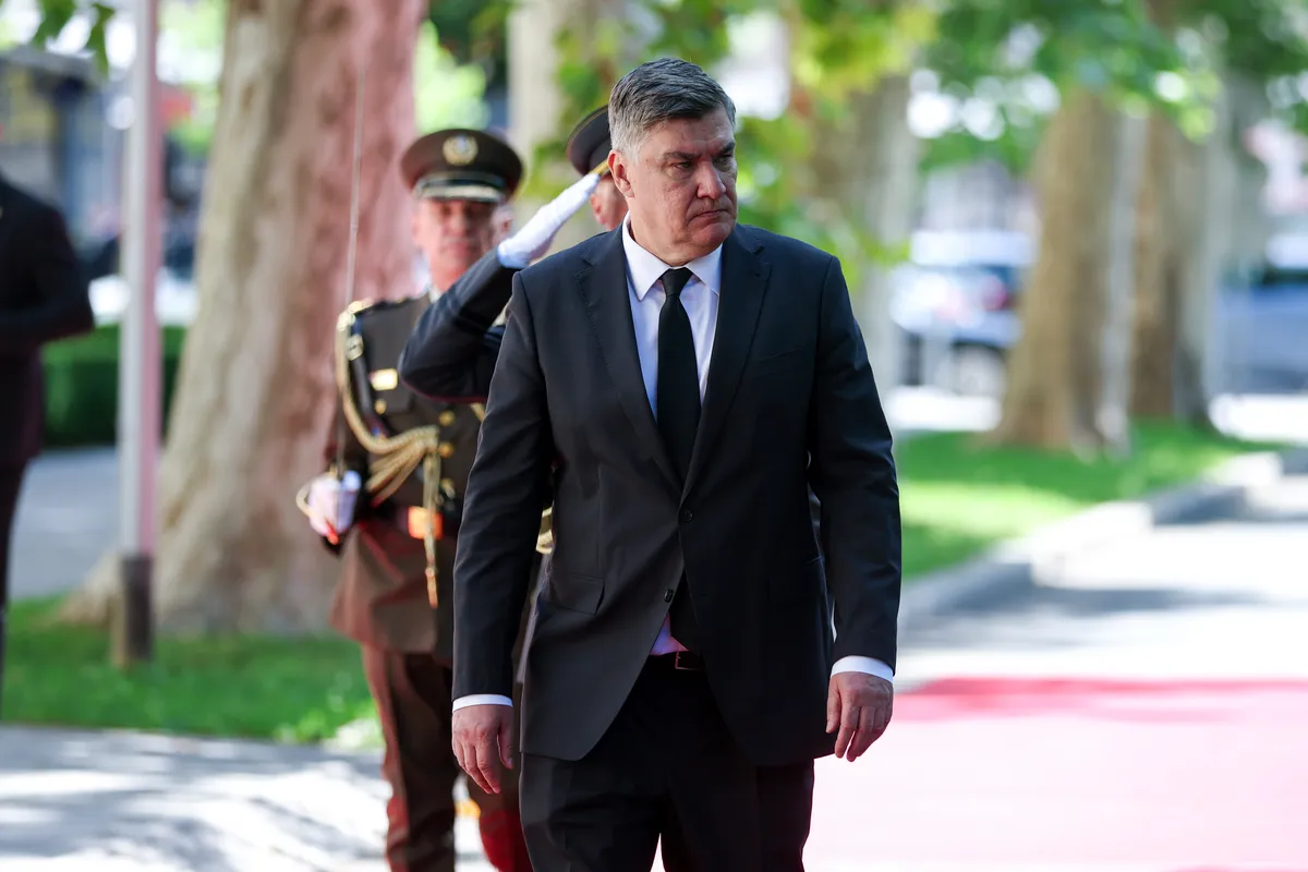 Hoće li Milanović oduzeti odličja ratnom zločincu Glavašu? P
