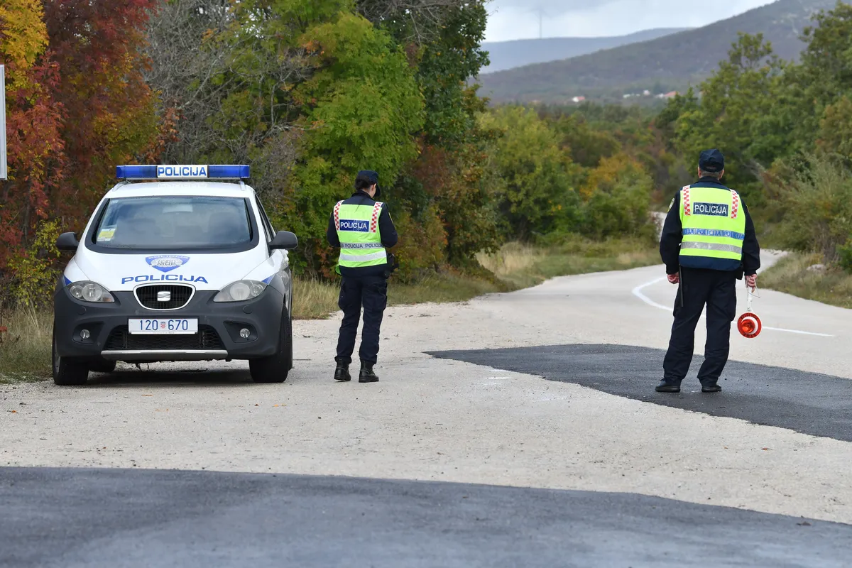 Auto pun migranata izletio s ceste: Jedan mrtav, više ozlije