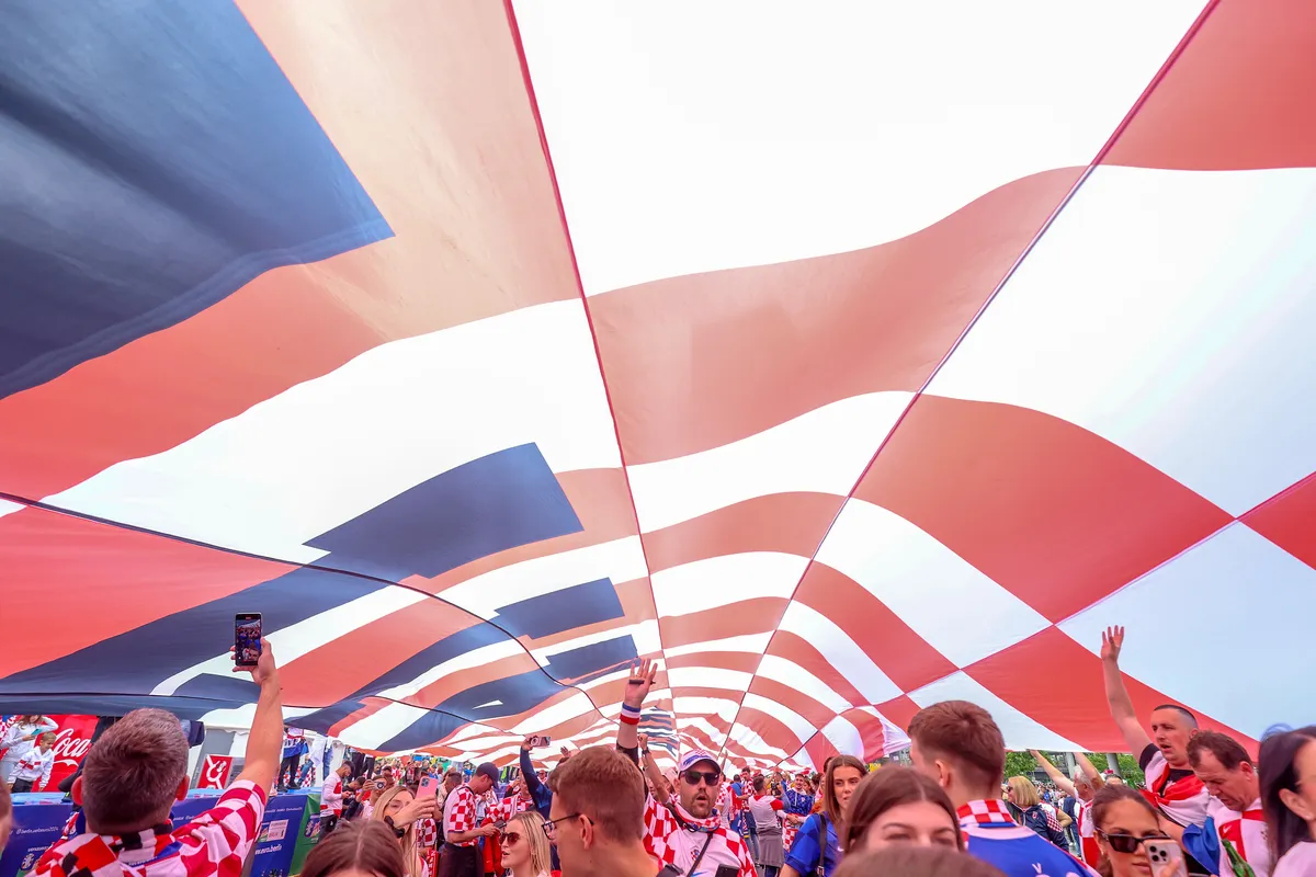 VIDEO / U New Yorku razvijena hrvatska zastava duga sto metara
