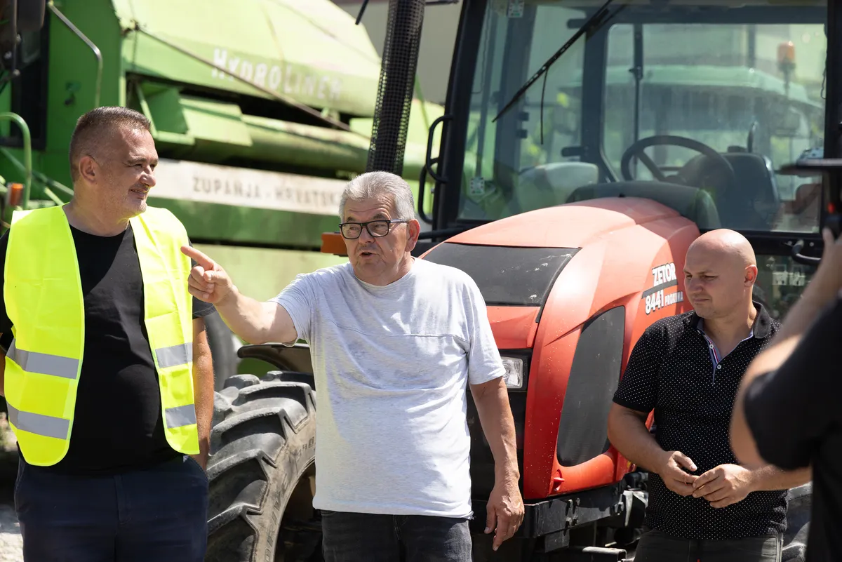 Seljačka buna: Ako nas ne prime, blokiramo granične prijelaze. Jedemo "ozračenu pšenicu iz Ukrajine"