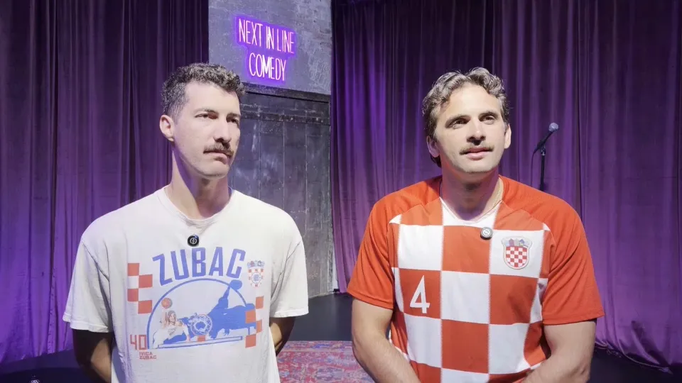 Kako Amerikance nasmijati pričama o hrvatskim stereotipima? Ovi hrvatsko-američki stand up komičari uspješni su u tome