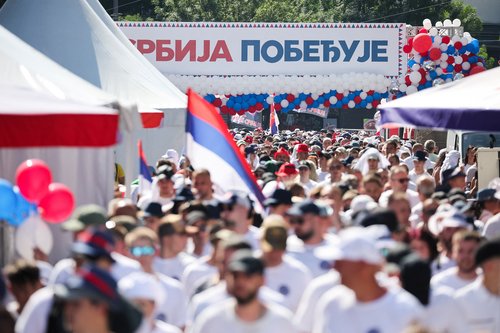 Supporters of Serbia's ruling Serbian Progressive Party (SNS). REUTERS/Djordje Kojadinovic