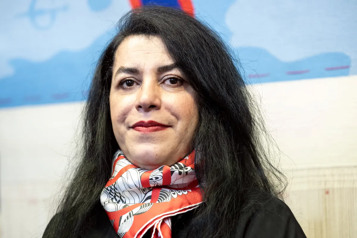 Preminula autorica Perzepolisa - Marjane Satrapi: 