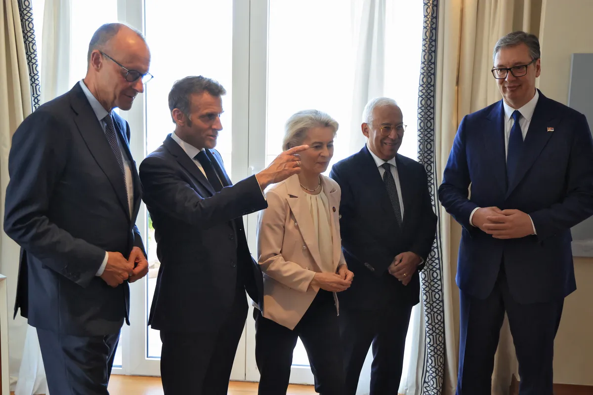 Europske delegacije u Tivtu zatečene Vučićem: 