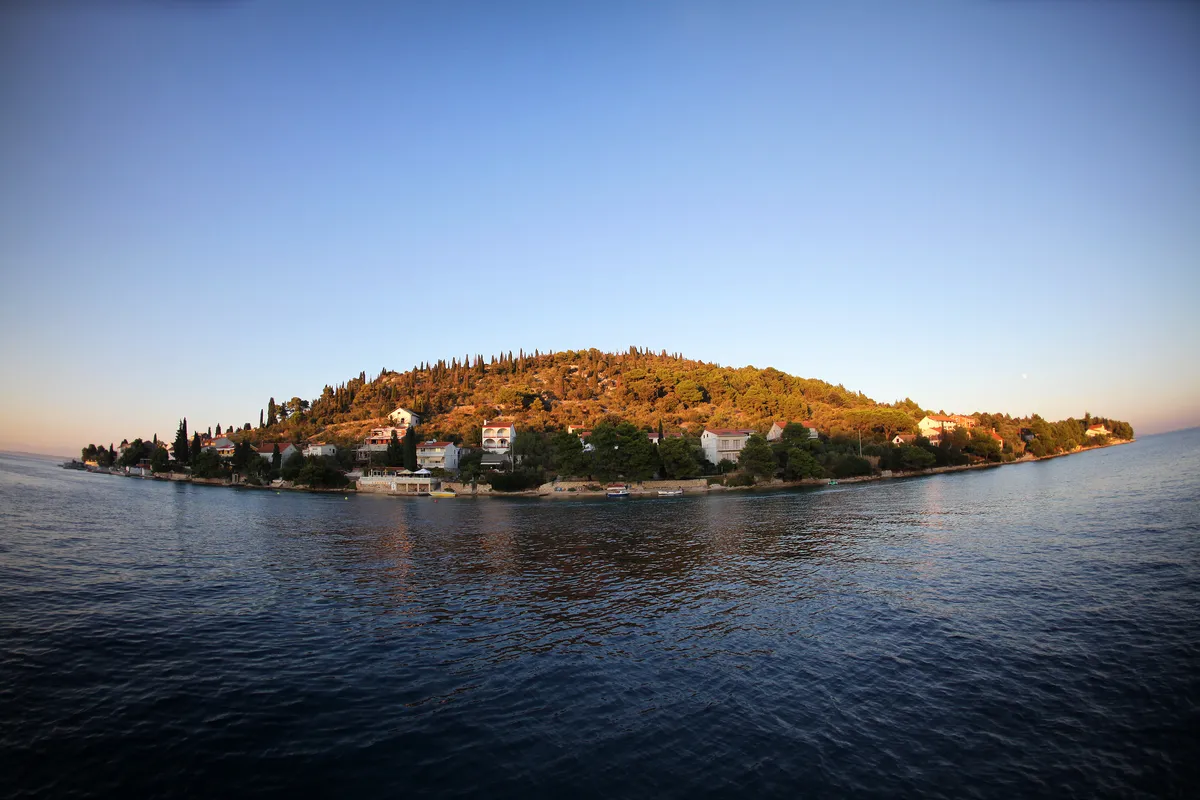 Najmanji naseljeni otok u Hrvatskoj - dom je za sa