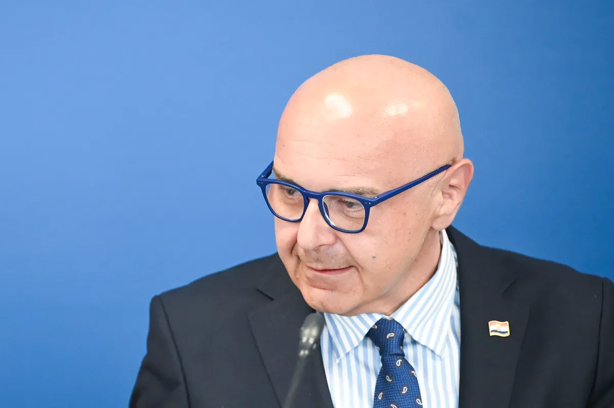 Ružić: Vlada će se svim sredstvima boriti protiv neprijavlje
