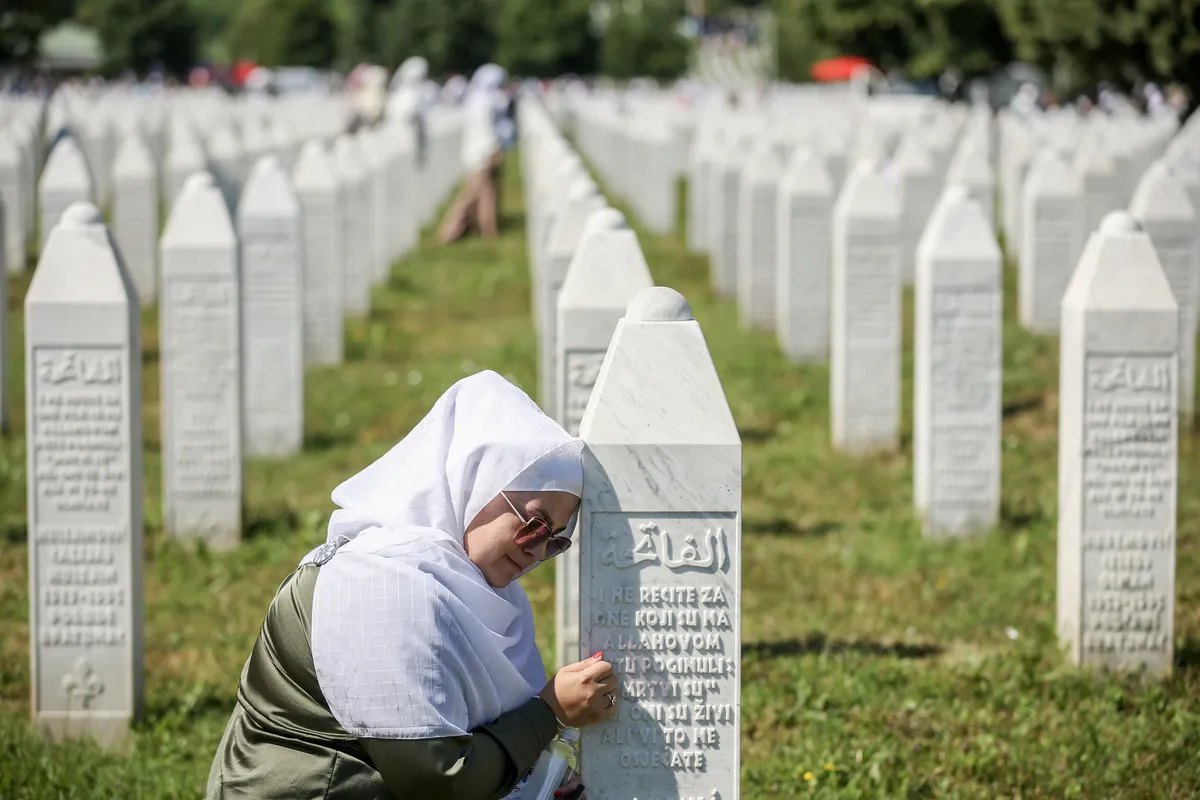 Hrvatski državni vrh izrazio sućut obiteljima srebreničkih žrtava