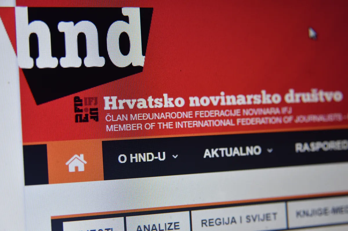 HND: Vijećnici HDZ-a u Prološcu radijskom novinaru Doganu zabranili snimanje sjednice
