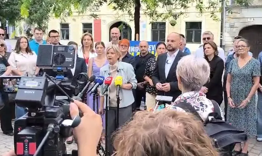 FOTO, VIDEO / Balaševićem protiv "Plenkovićeve inflacije": Pressicu SDP-a i Možemo ometali puštajući Đoletovu pjesmu