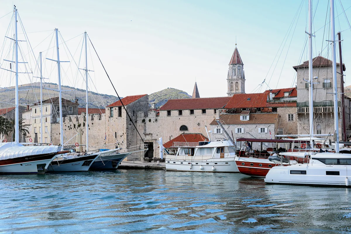 FOTO / Na tavanu kuće u Trogiru pronašli su blago staro više od 2000 godina