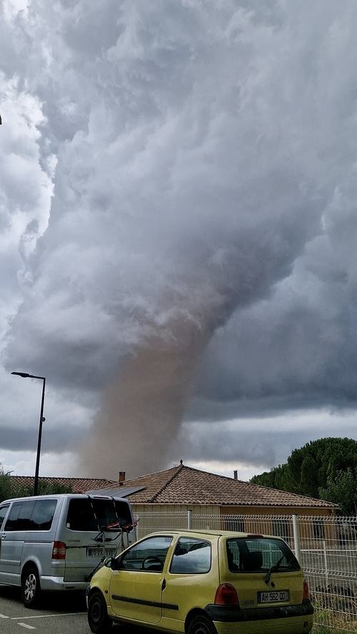 2026-08-24T191047Z_649389136_RC275NASMRBI_RTRMADP_3_FRANCE-WEATHER