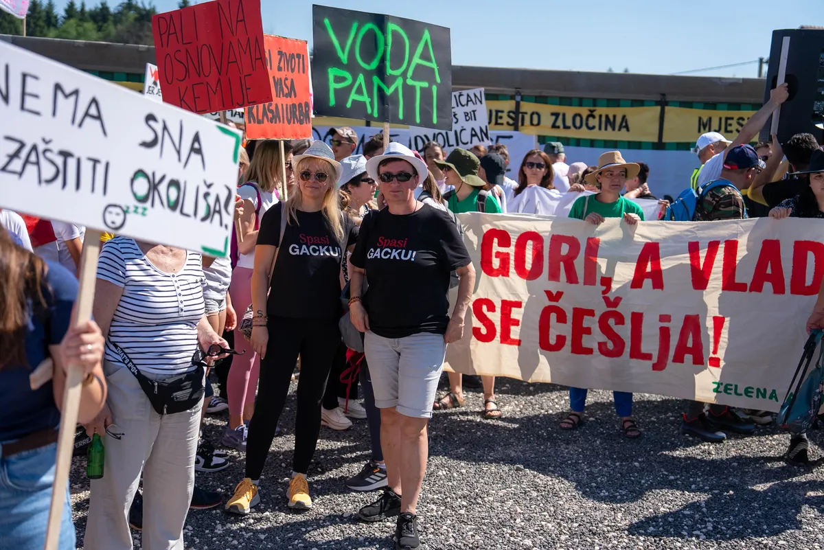 HZJZ se za N1 oglasio o ilegalnom odlagalištu u Gospiću: "Ne dirajte otpad i onečišćeno tlo!"