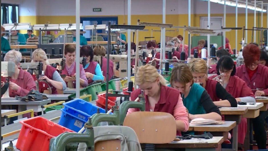 Žena je više, žive dulje, ali i dalje su slabije plaćene. No u dva važna područja "drže tri zida"