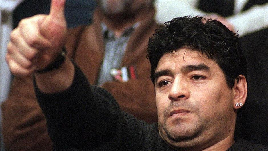 000_APW2000010404775