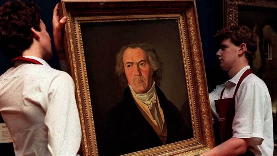 000_APW2001012279520