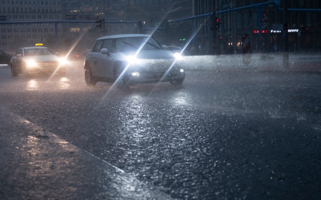 AFP, promet, kiša, mokra cesta, poplava