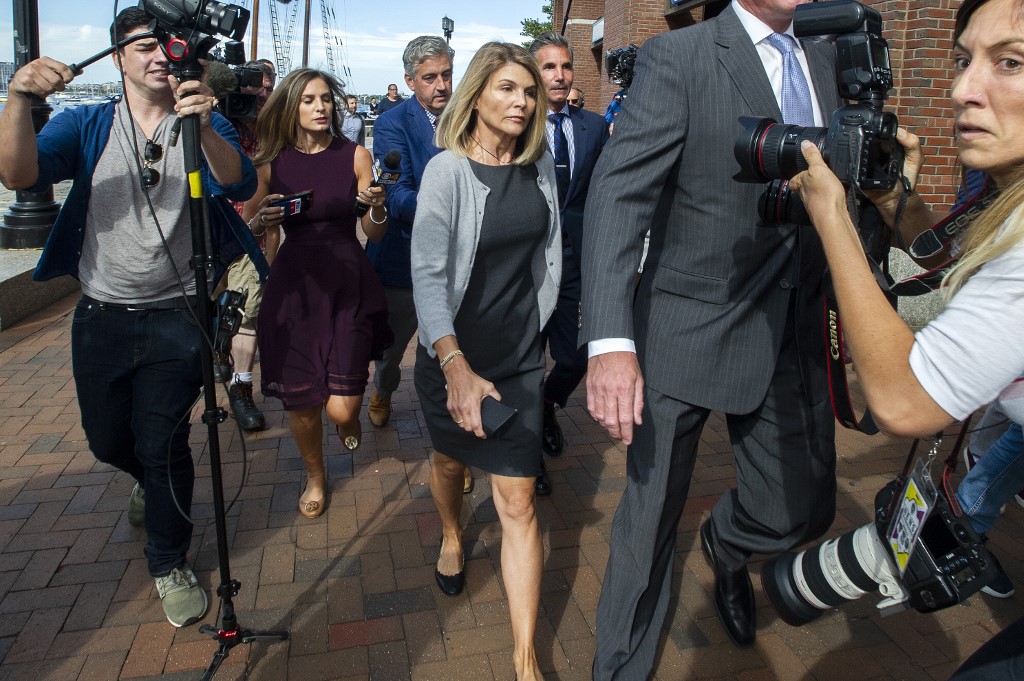 Lori Loughlin back in court for college admission scandal