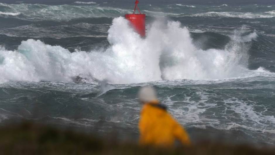 oluja bella, velika britanija, more, valovi