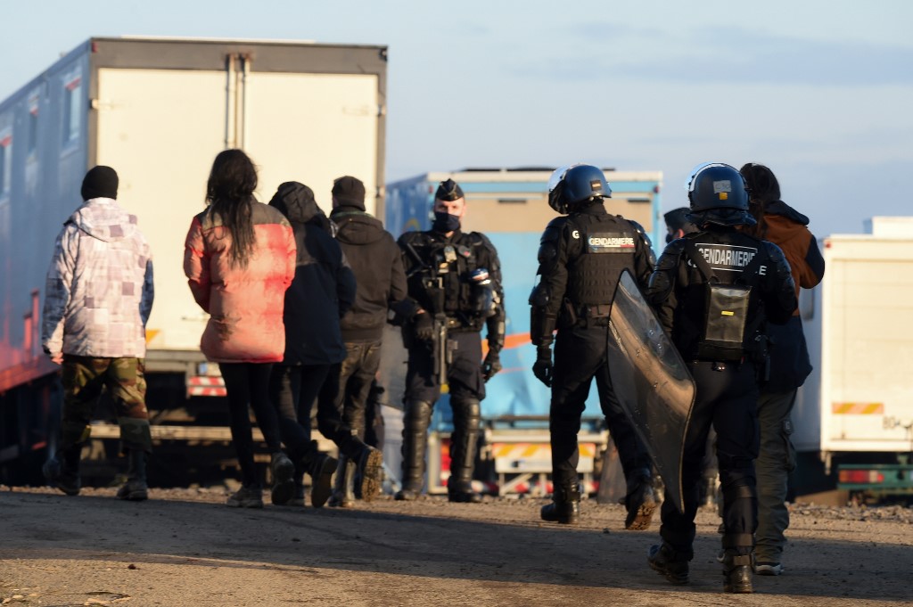 FRANCE-HEALTH-VIRUS-MUSIC-POLICE