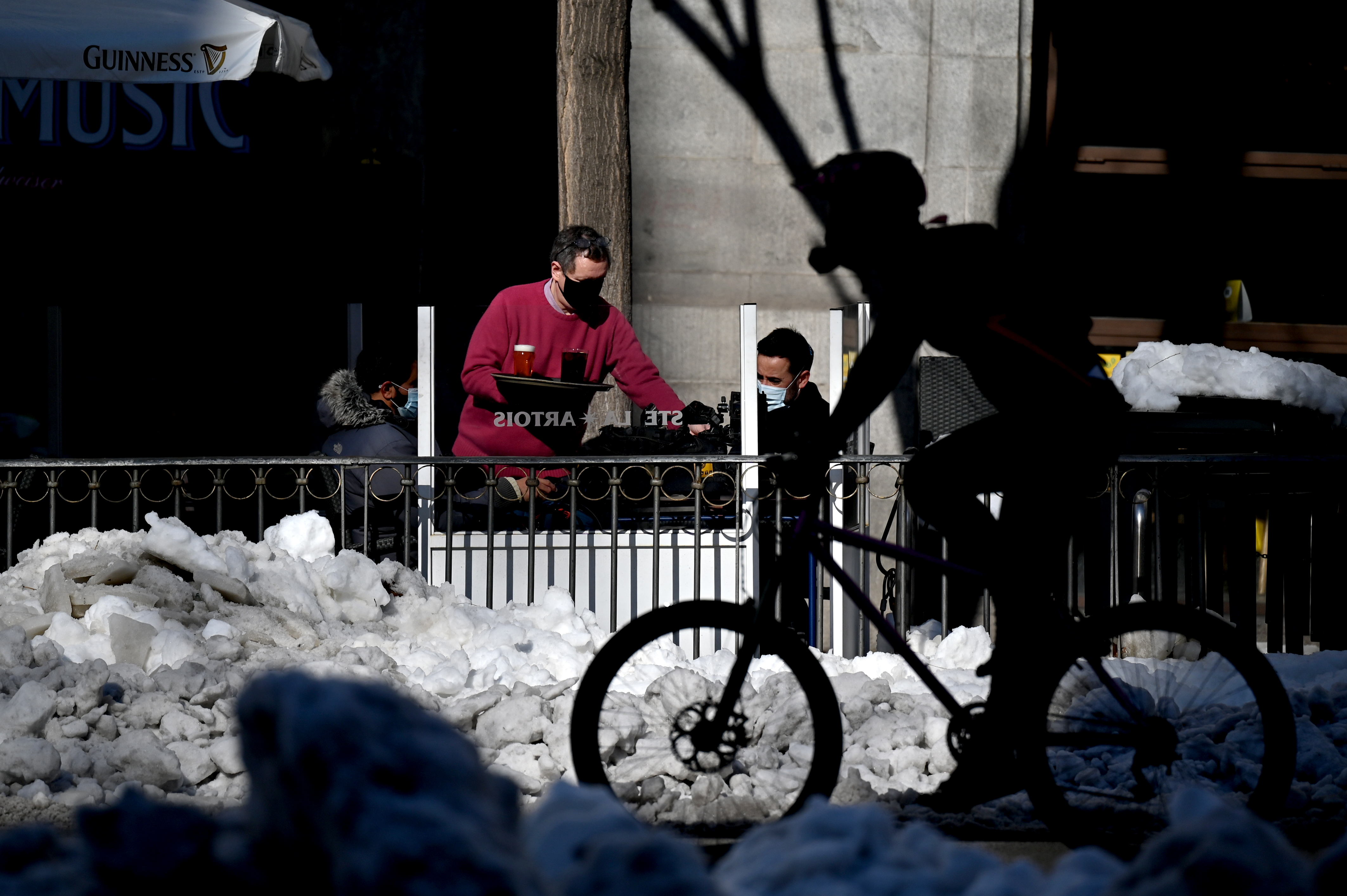 madrid, španjolska, koronavirus, covid-19, maske, ugostitelji