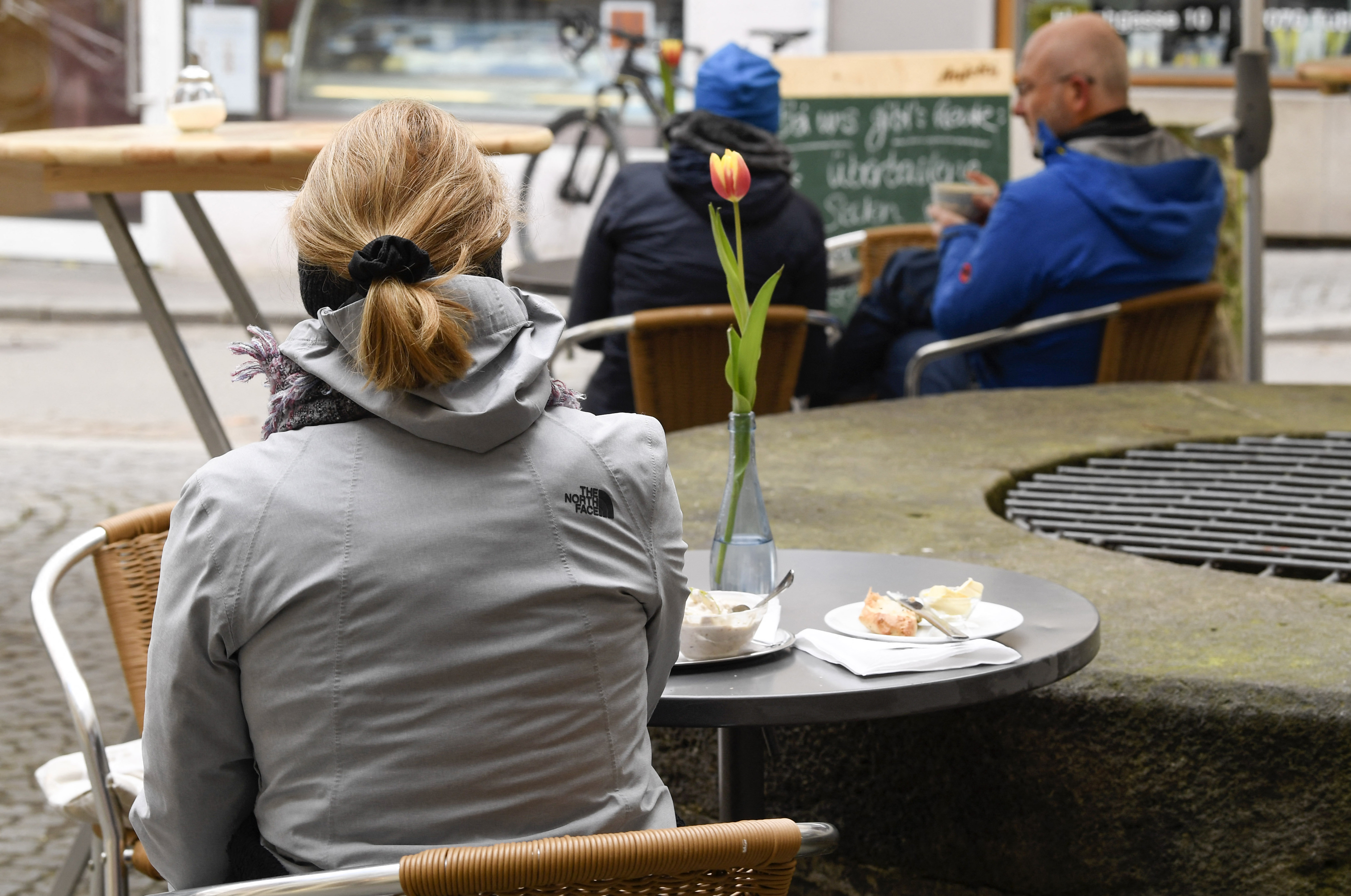 koronavirus, covid-19, ugostitelji, terase, kafići