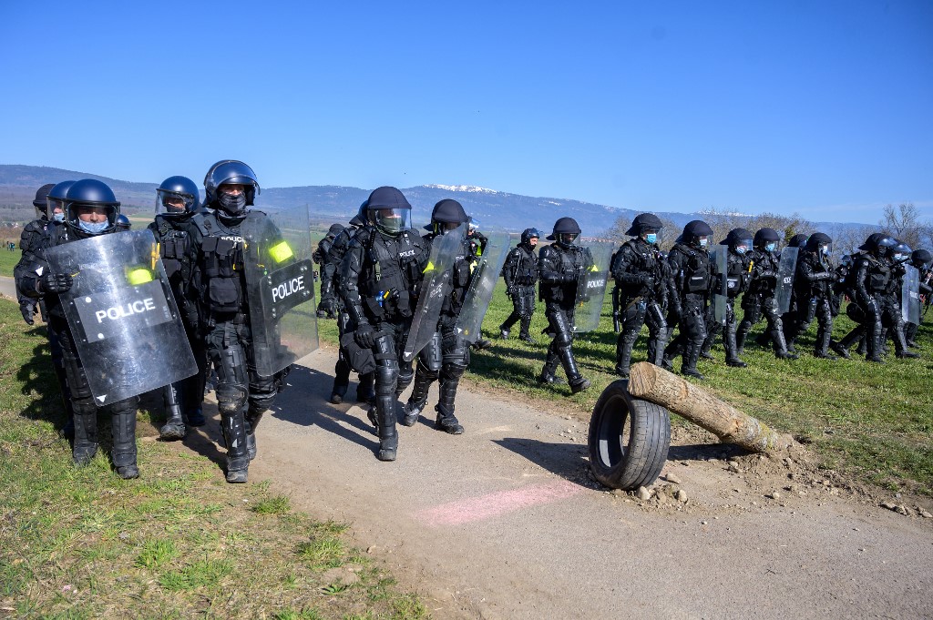 Švicarska, policija