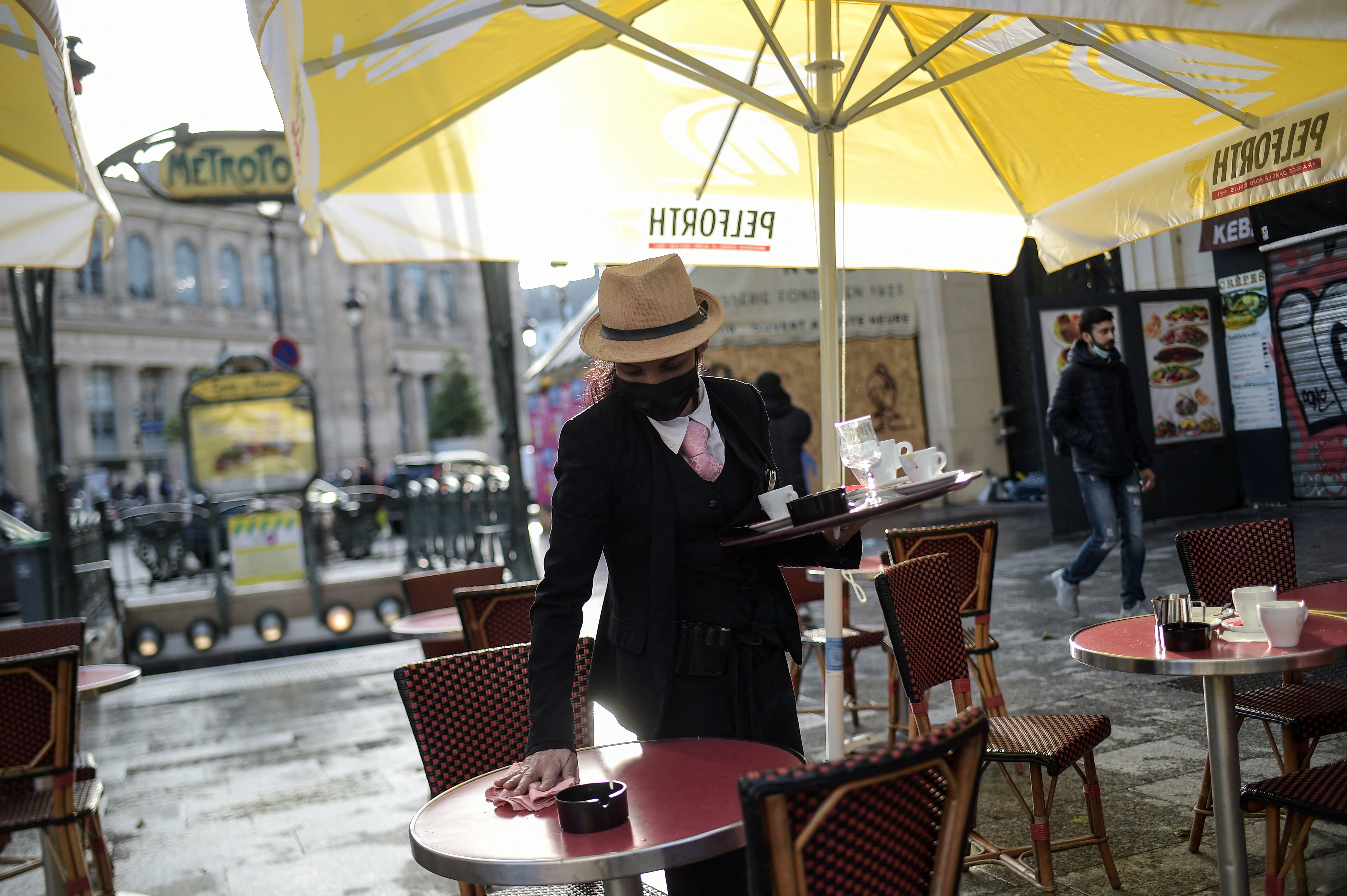 koronavirus, covid-19, kafići, terase, francuska, pariz
