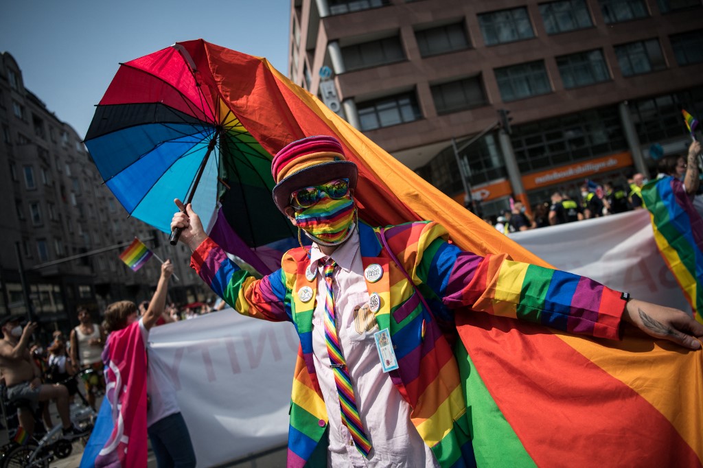 gay pride berlin, dugine boje, povorka ponosa, istospolni, istospolne, gay, gej