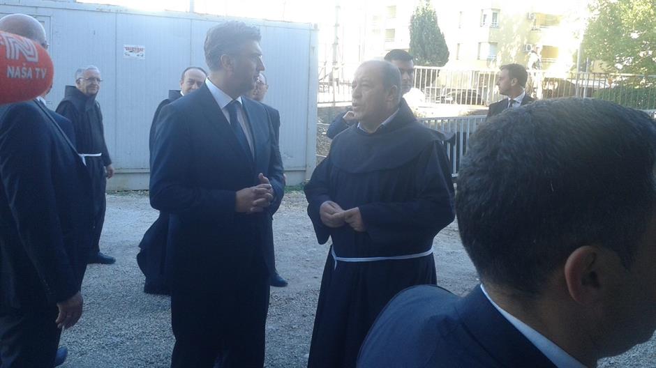 14813197_1562026850479451_1089727703_o