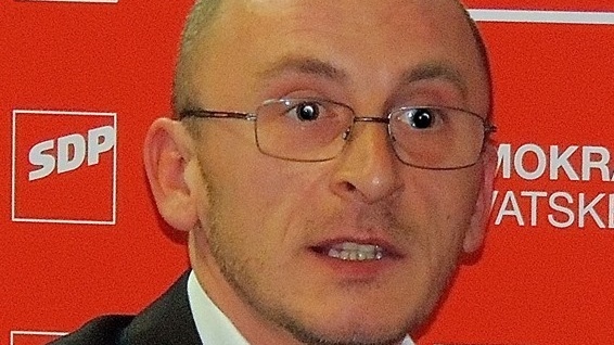 1536475_575649752503986_1340213110_n