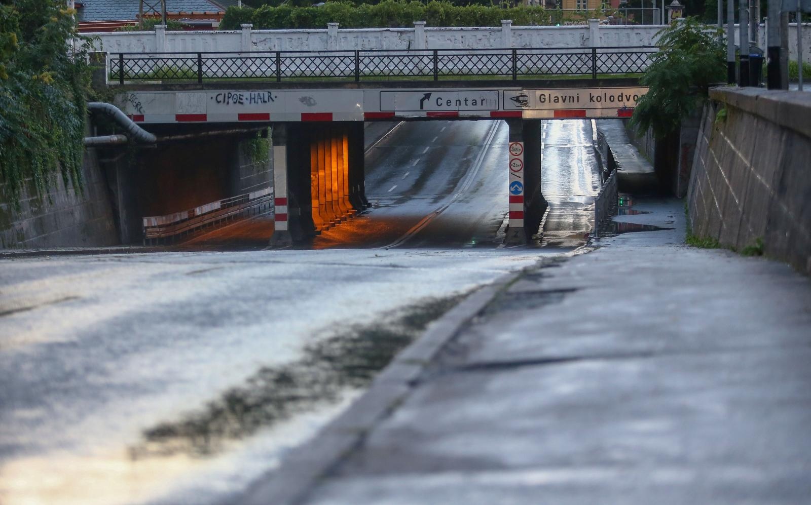 Zagreb: Promet u  Miramarskoj nakon pljuska