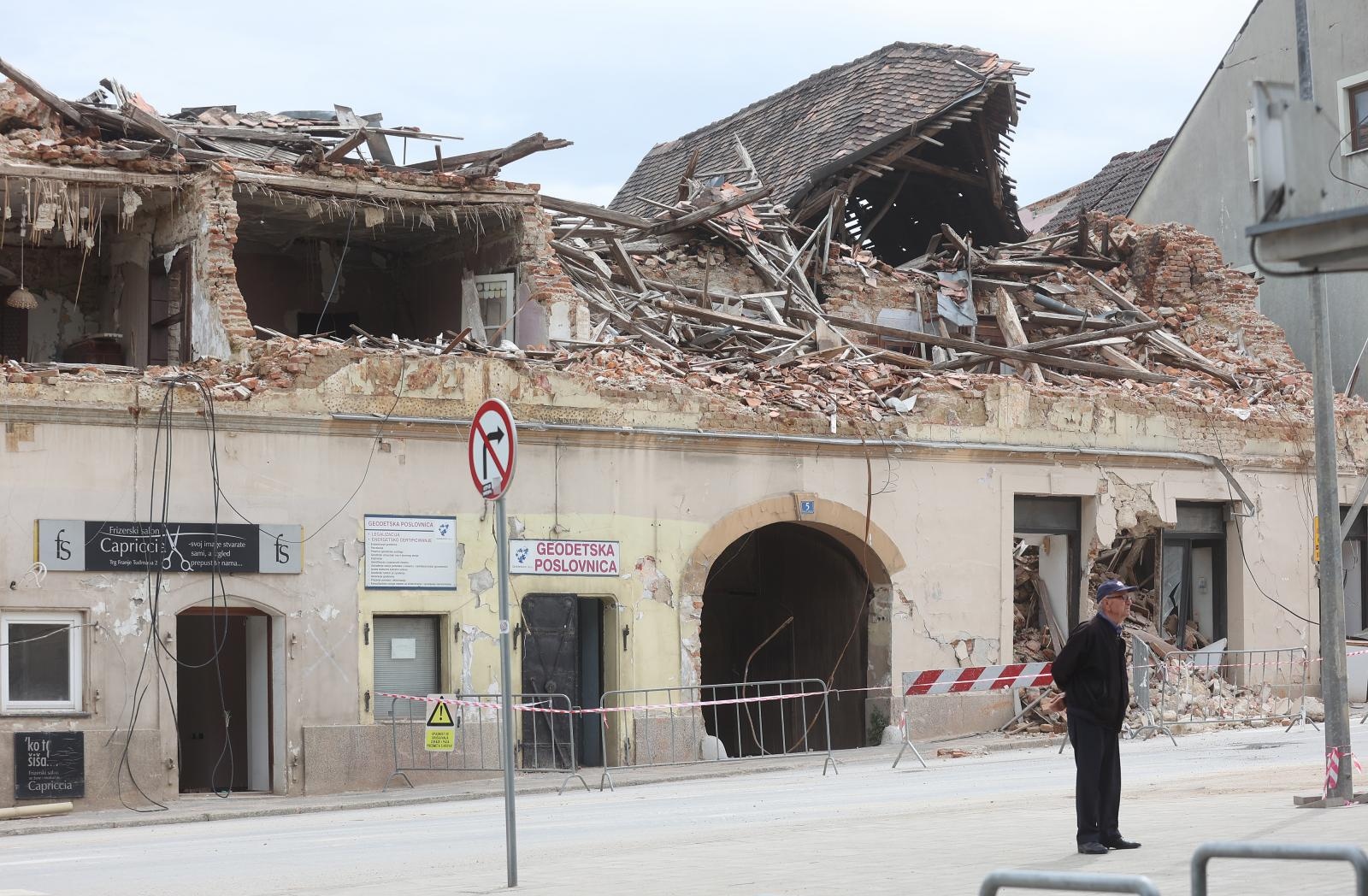 Predsjednik Zoran Milanović obišao je razrušenu Petrinju