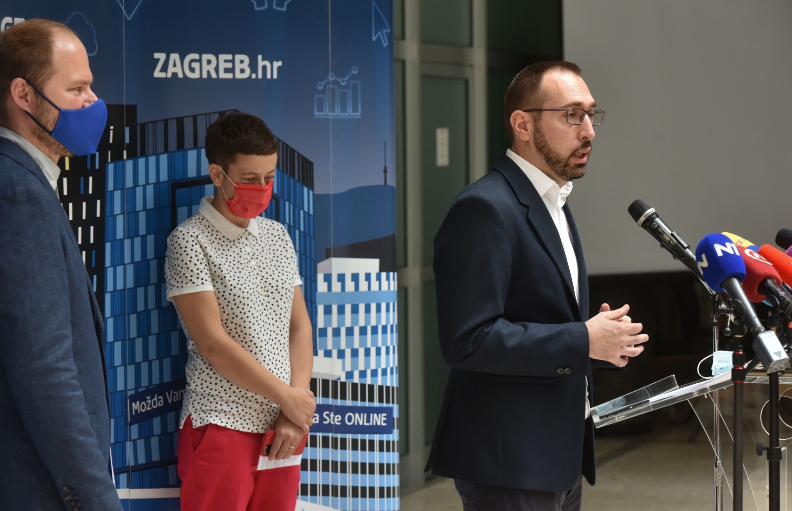 Zagreb: Tomašević smanjuje naknade u odborima za 50 posto, ukida besplatan parking